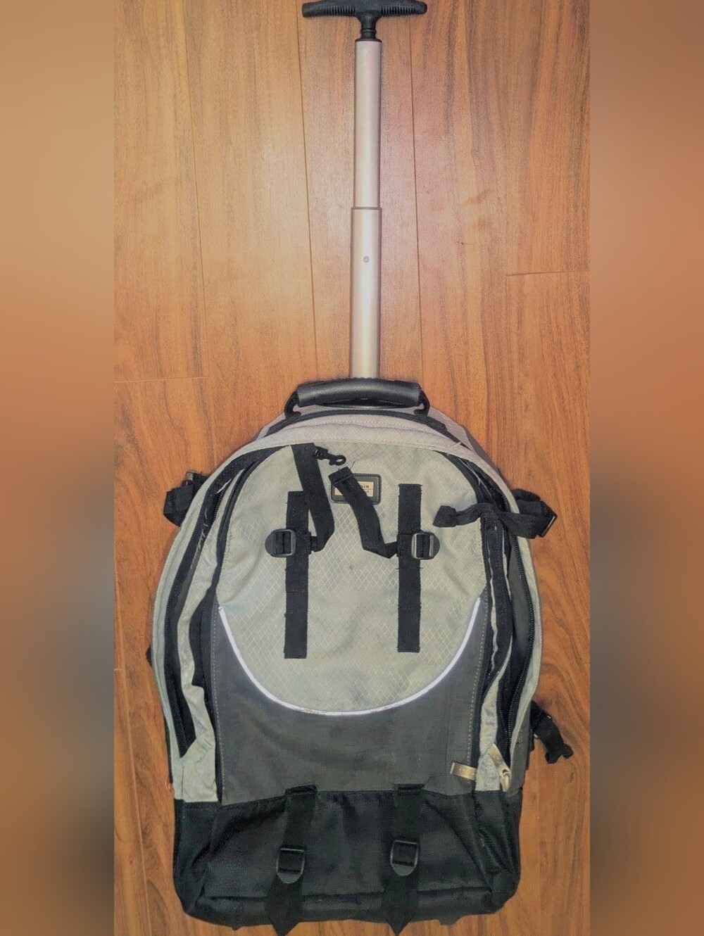 Unisex CalPak Vintage Air Flow System Roller Bag Backpack Travel Carry On